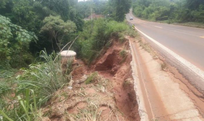 PR-082 será recuperada em trecho de erosão, em Cianorte (PR)