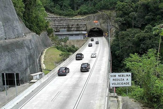 Serra Nova da Tamoios será bloqueada nesta segunda (26), à noite, para manutenção Serra Nova da Tamoios será bloqueada nesta segunda (26), à noite, para manutenção