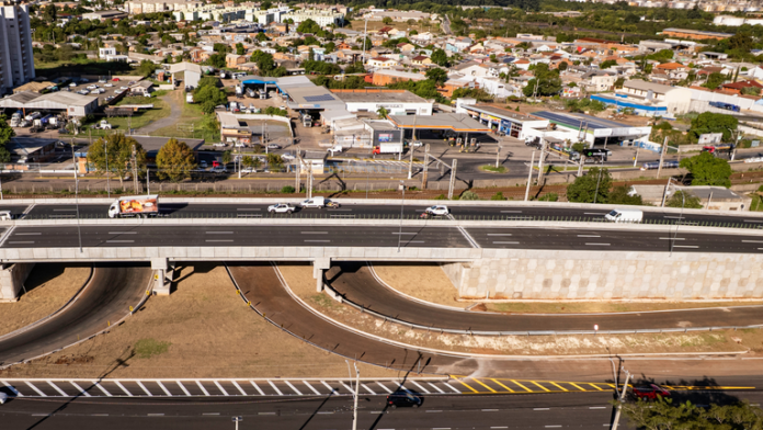 Dnit finaliza parcialmente as obras no complexo viário de Esteio, na rodovia BR-116/RS, no Rio Grande do Sul. Dnit finaliza parcialmente as obras no complexo viário de Esteio, na rodovia BR-116/RS, no Rio Grande do Sul.