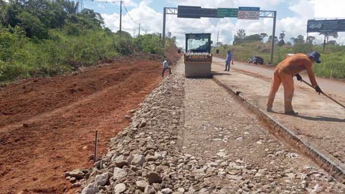 Obra de construção de 3ª faixa na BR-364/RO será concluída em outubro deste ano Obra de construção de 3ª faixa na BR-364/RO será concluída em outubro deste ano