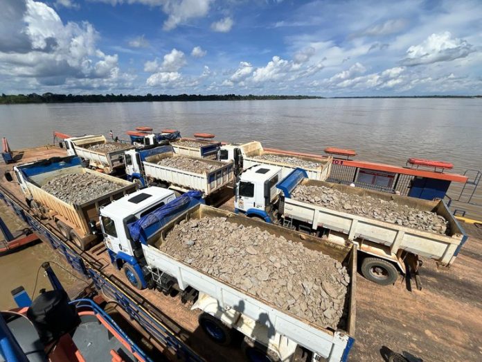 Tráfego na BR-230/AM deve ser restabelecido em breve, garante o Dnit Tráfego na BR-230/AM deve ser restabelecido em breve, garante o Dnit