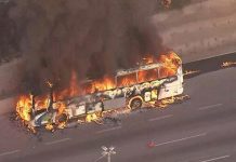 Ônibus pega fogo na Via Anhanguera (SP-330) e deixa um ferido, em São Paulo Ônibus pega fogo na Via Anhanguera (SP-330) e deixa um ferido, em São Paulo