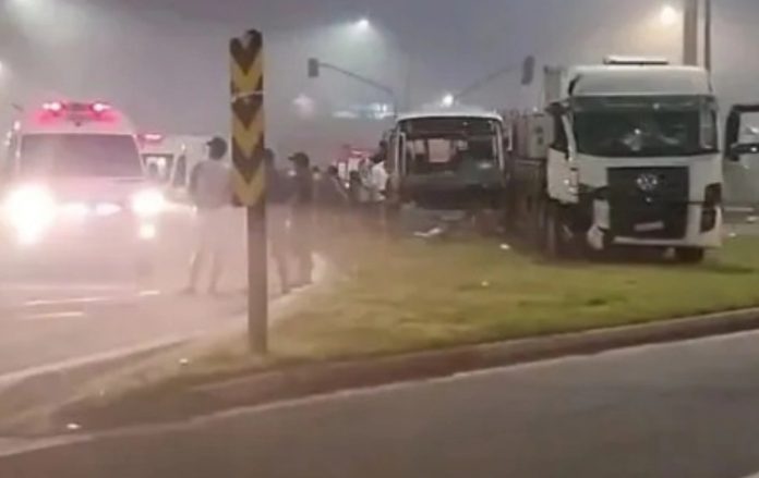 Motorista de ônibus morre em acidente na BR-101/ES, em Sooretama Motorista de ônibus morre em acidente na BR-101/ES, em Sooretama