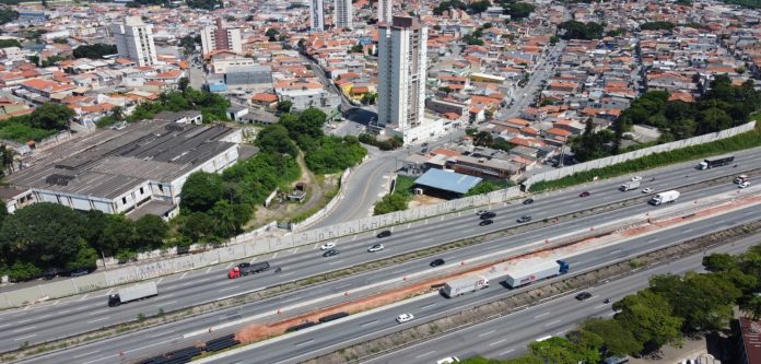 Marginais da Via Dutra (BR-116) terão ajuste no tráfego, em Guarulhos (SP) Marginais da Via Dutra (BR-116) terão ajuste no tráfego, em Guarulhos (SP)