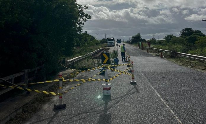 Trecho da SE-240 está em meia pista, entre Barra dos Coqueiros e Santo Amaro Trecho da SE-240 está em meia pista, entre Barra dos Coqueiros e Santo Amaro