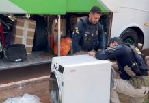 Ônibus é flagrado na BR-080/GO transportando máquina de lavar recheada com drogas Ônibus é flagrado na BR-080/GO transportando máquina de lavar recheada com drogas