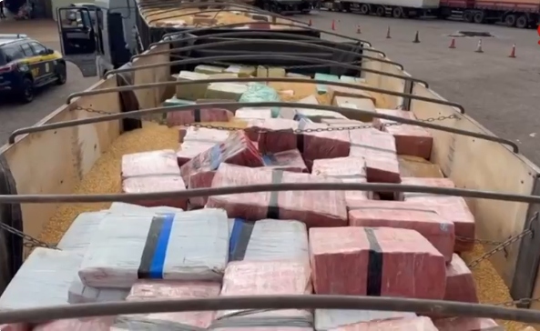 Carga com mais de 27 toneladas de maconha é apreendida na BR-163/MS, em Dourados Carga com mais de 27 toneladas de maconha é apreendida na BR-163/MS, em Dourados