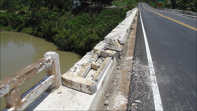 Ponte sobre o Rio Jequitinhonha na BR-101/BA está condenada, diz Dnit