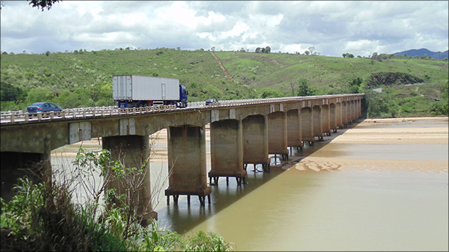 Ponte sobre o Rio Jequitinhonha na BR-101/BA está condenada, diz Dnit Ponte sobre o Rio Jequitinhonha na BR-101/BA está condenada, diz Dnit
