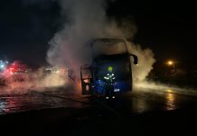 Ônibus da Guanabara pega fogo na BR-060/GO, em Rio Verde Ônibus da Guanabara pega fogo na BR-060/GO, em Rio Verde