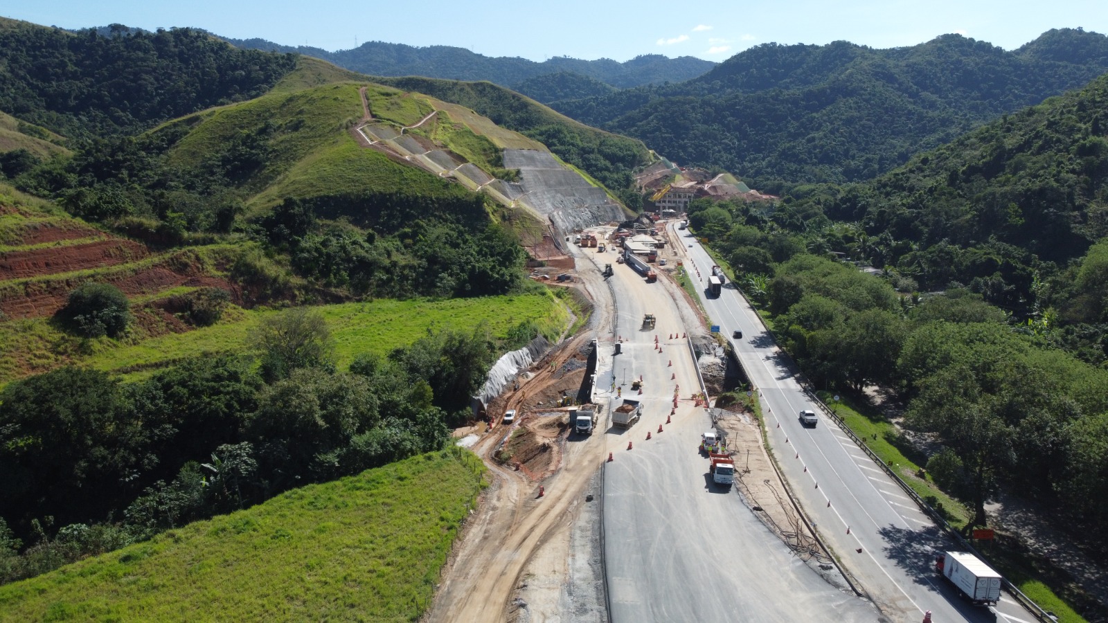 Primeiro viaduto na Serra das Araras, na Dutra, será entregue, nesta sexta (30)