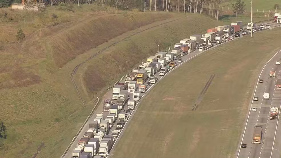 Acidente no Rodoanel Mário Covas (SP-021) deixa 10 feridos, em SBC