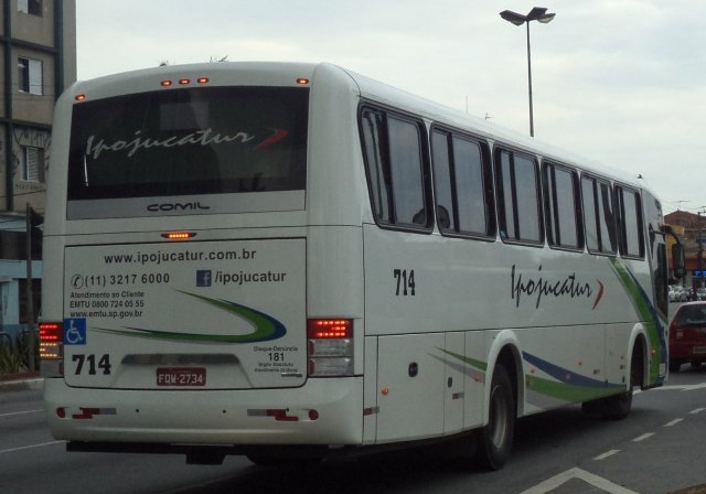 Ônibus pega fogo na Via Anhanguera (SP-330) e deixa um ferido, em São Paulo