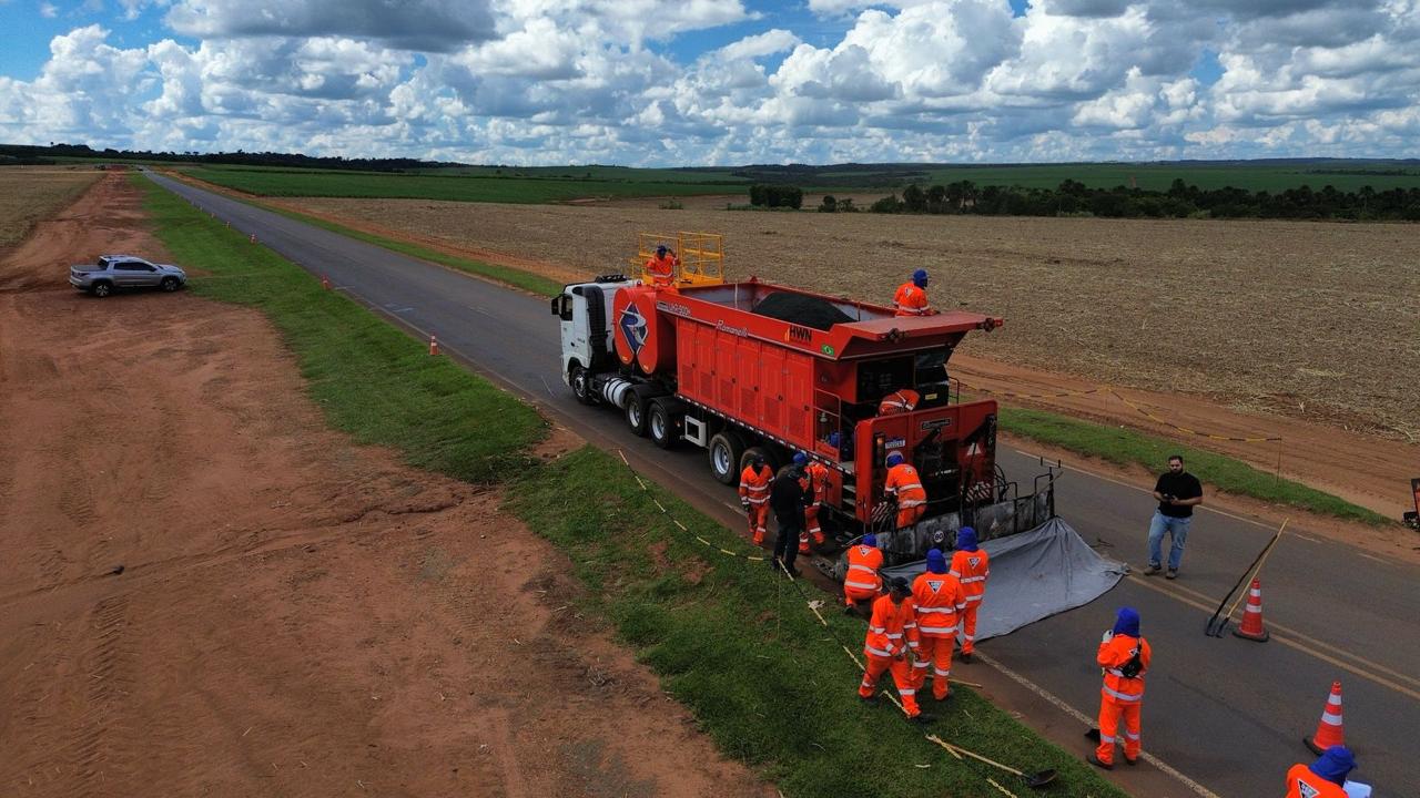 Trecho da LMG-724, no Triângulo Mineiro, recebe obras de recuperação