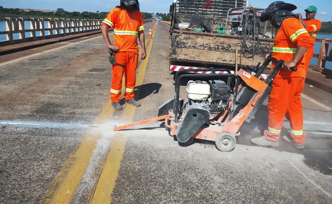 Recuperação de ponte, entre Sertaneja (PR) e Assis (SP), está na etapa final