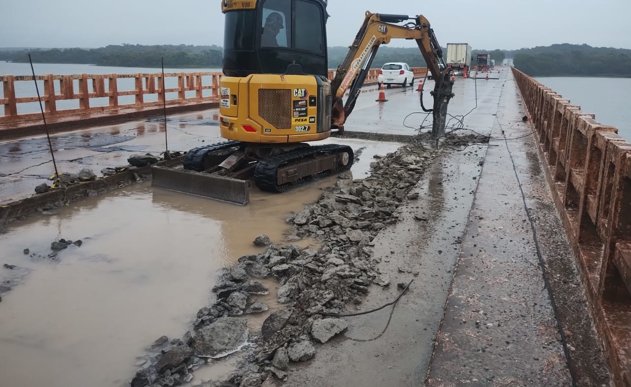 Recuperação de ponte, entre Sertaneja (PR) e Assis (SP), está na etapa final