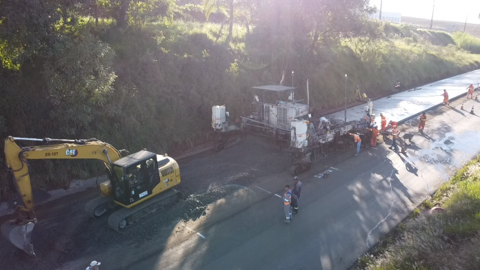 Obra em rodovia de concreto, entre Pato Branco e Clevelândia, no PR, está 60% pronta Obra em rodovia de concreto, entre Pato Branco e Clevelândia, no PR, está 60% pronta