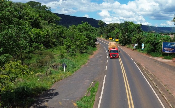 Caminhões continuam com restrições de tráfego em rodovias de Minas até domingo (4) Caminhões continuam com restrições de tráfego em rodovias de Minas até domingo (4)