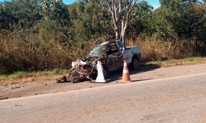 Acidente na BR-040/MG mata duas pessoas e deixa outra ferida, em Paracatu Acidente na BR-040/MG mata duas pessoas e deixa outra ferida, em Paracatu