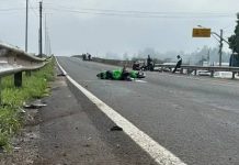 Motoqueira morre ao bater em traseira de carro na BR-116/RS Motoqueira em alta velocidade morre ao bater em traseira de carro na BR-116/RS