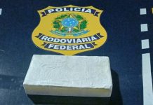 Mulher é presa com drogas em viagem de ônibus pela Via Dutra, em Resende (RJ) Mulher é presa com drogas em viagem de ônibus pela Via Dutra, em Resende (RJ)