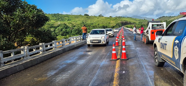 Liberado o tráfego na ponte do Jequitinhonha, na BR-101/BA, para veículos de emergência