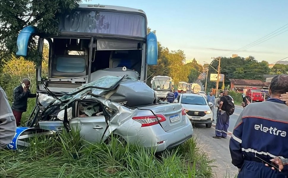 Motorista de carro morre em colisão frontal com ônibus na ES-257, em Aracruz