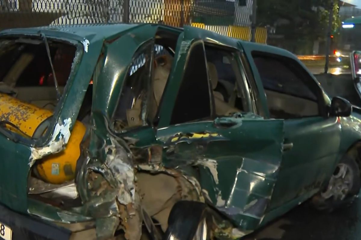 Carreta irregular se envolve em acidente na Via Dutra, no RJ, e caminhoneiro morre