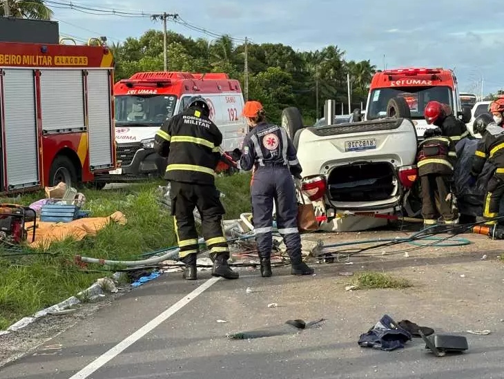 Acidente deixa casal morto e dois feridos na AL-101; mulher estava grávida