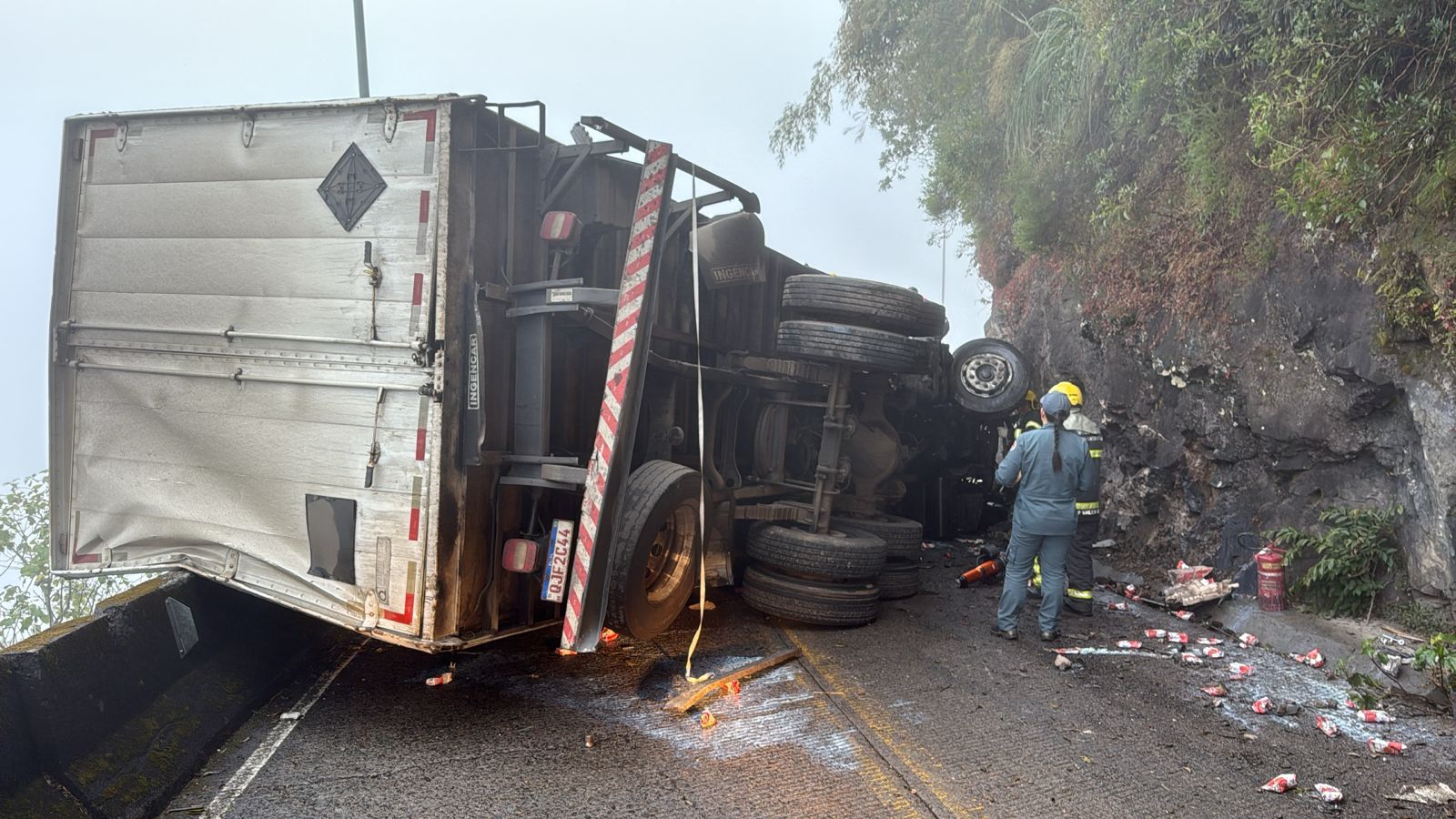 VÍDEO: Serra do Rio do Rastro na SC-390 é liberada após 12 horas bloqueada