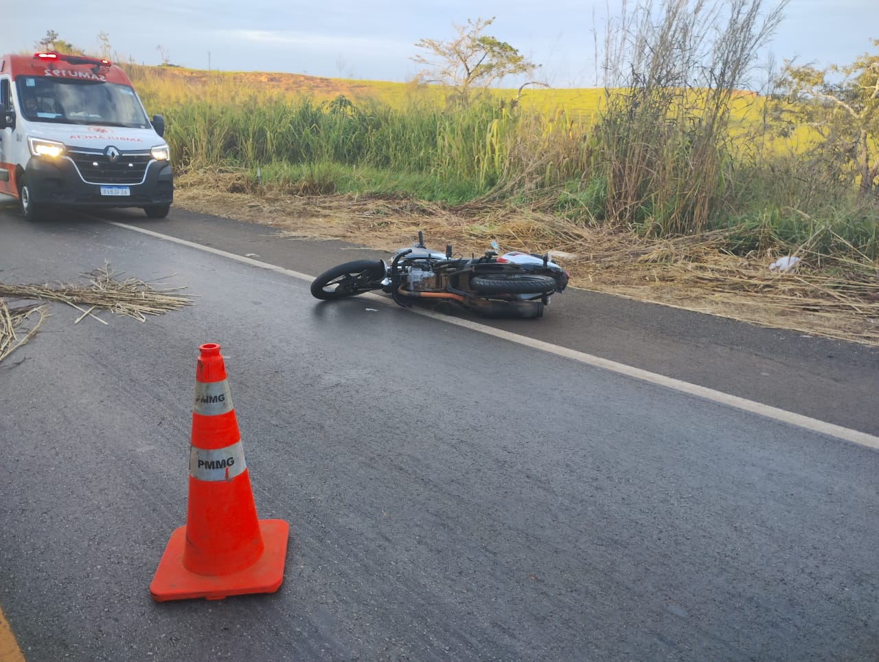 Motoqueira morre em acidente na rodovia BR-352/MG, em Patos de Minas