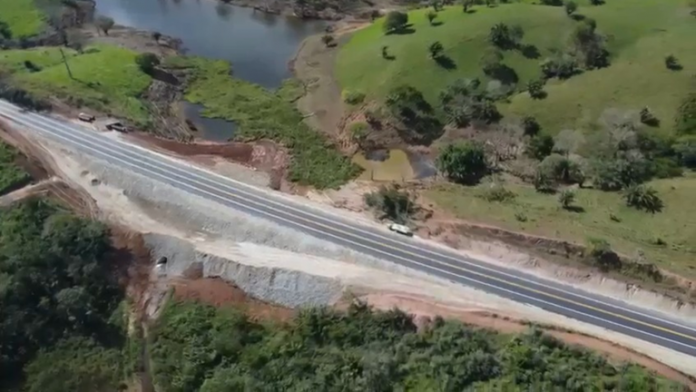 Liberado ao tráfego trecho crítico da rodovia BR-435/RO, em Colorado do Oeste, no interior de Rondônia, após recuperação Liberado ao tráfego trecho crítico da rodovia BR-435/RO, em Colorado do Oeste, no interior de Rondônia, após recuperação