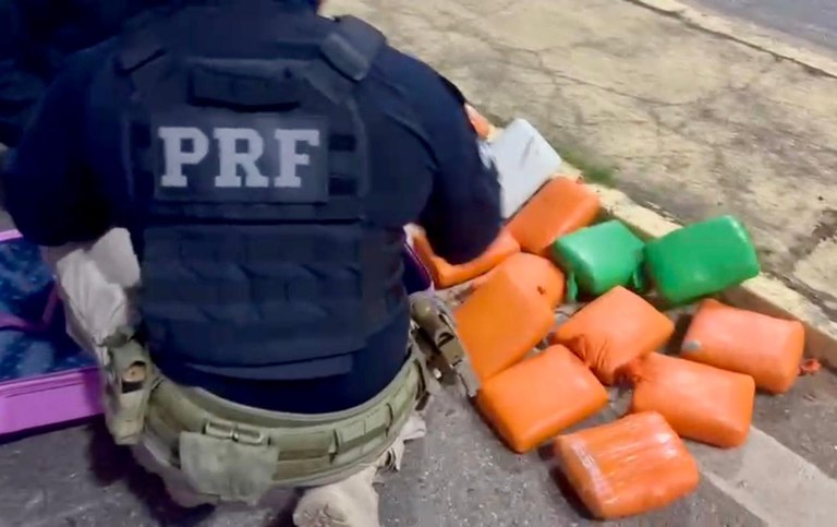 Passageiro de ônibus é preso na BR-222/CE com 29 kg de droga, em Tianguá