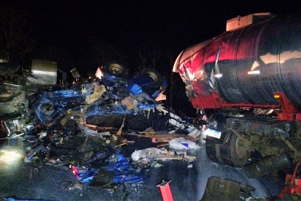 Caminhoneiros morrem em grave acidente na BR-153/SC, em Irani