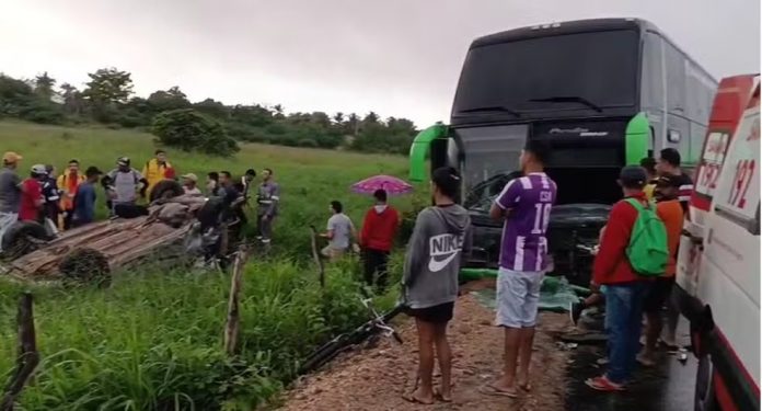 Acidente com ônibus e carro na SE-339 deixa um jovem morto Acidente com ônibus e carro na SE-339 deixa um jovem morto