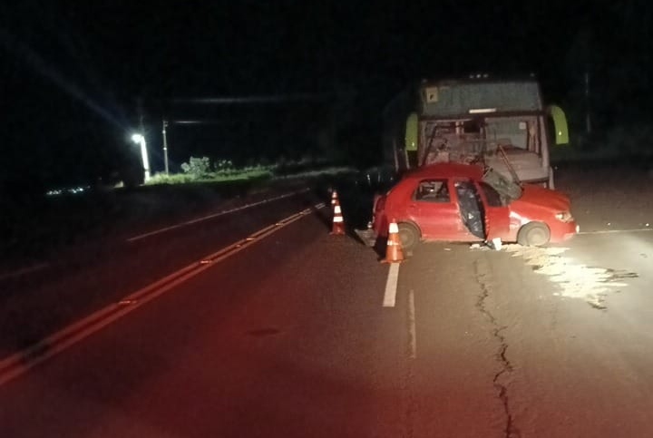 Acidente de ônibus contra carro na PR-466 mata filha e deixa mãe ferida