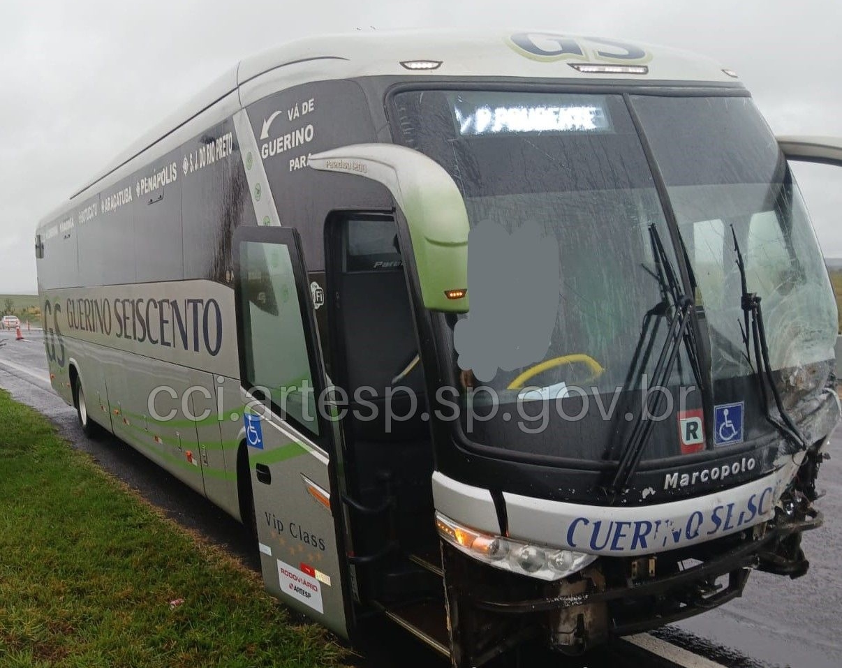 Pai e filho morrem em acidente na SP-333 envolvendo ônibus da Guerino Seiscento