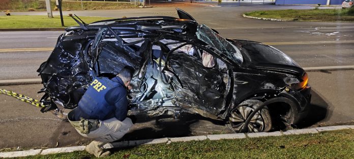 Acidente na BR-282/SC deixa motorista gravemente ferido, em Ponte Serrada Acidente na BR-282/SC deixa motorista gravemente ferido, em Ponte Serrada