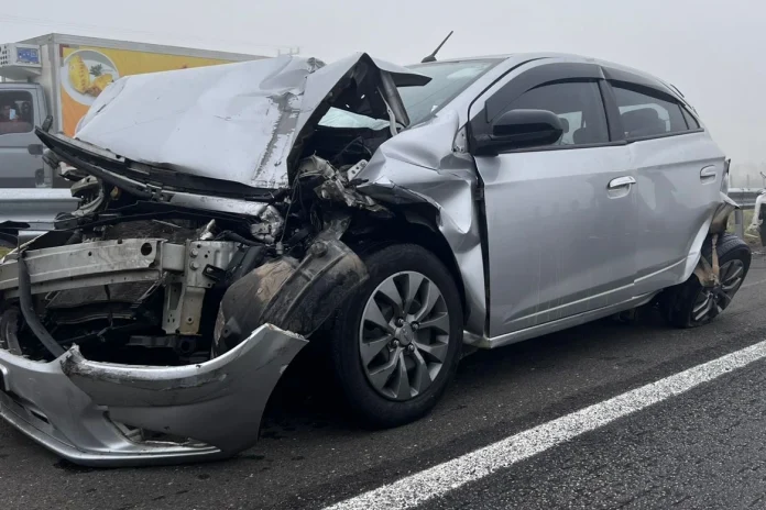 VÍDEO: Acidente com 15 veículos na BR-101/SC deixa feridos, em Sangão VÍDEO: Acidente com 15 veículos na BR-101/SC deixa feridos, em Sangão