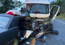 Caminhoneiro bêbado invade a contramão na BR-470/SC, bate em carro e deixa 3 mortos Caminhoneiro bêbado invade a contramão na BR-470/SC, bate em carro e deixa 3 mortos