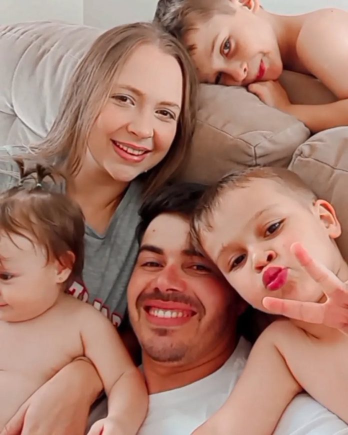 Acidente com quatro veículos deixa três pessoas da mesma família mortas na BR-369/PR