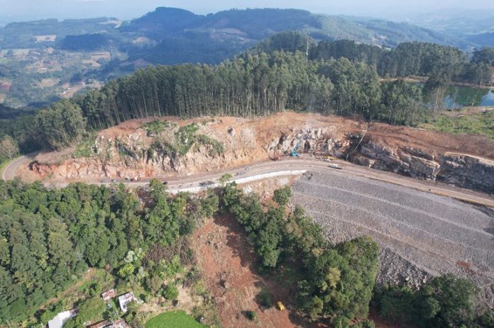 BR-470/RS recebe obras de melhorias na Serra das Antas BR-470/RS recebe obras de melhorias na Serra das Antas