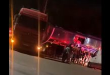 Acidente entre ônibus e carreta deixa um morto na BR-135/MA Acidente entre ônibus e carreta deixa um morto na BR-135/MA