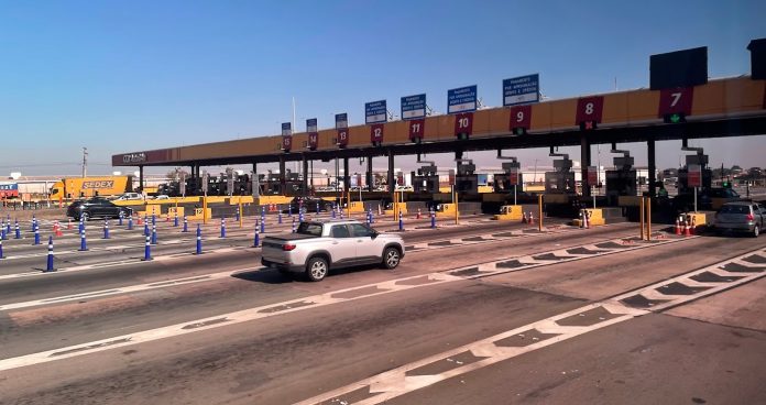 AutoBAn é condenada a indenizar arrecadadora atropelada por motorista que recusou pagar pedágio AutoBAn é condenada a indenizar arrecadadora atropelada por motorista que recusou pagar pedágio