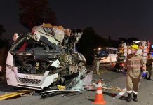 VÍDEO: Acidente na BR-153/GO entre micro-ônibus e carreta deixa 5 mortos VÍDEO: Acidente na BR-153/GO entre micro-ônibus e carreta deixa 5 mortos