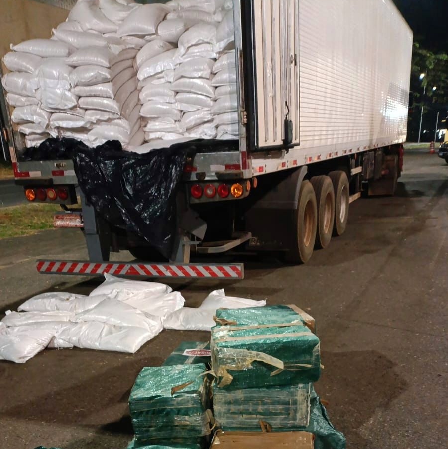 Caminhoneiro é preso com mais de 500 kg de cocaína na BR-060, em Goiás