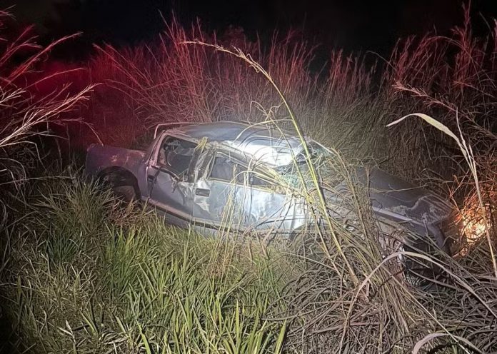Capotamento na rodovia MG-190 mata um homem, em Monte Carmelo Capotamento na rodovia MG-190 mata um homem, em Monte Carmelo