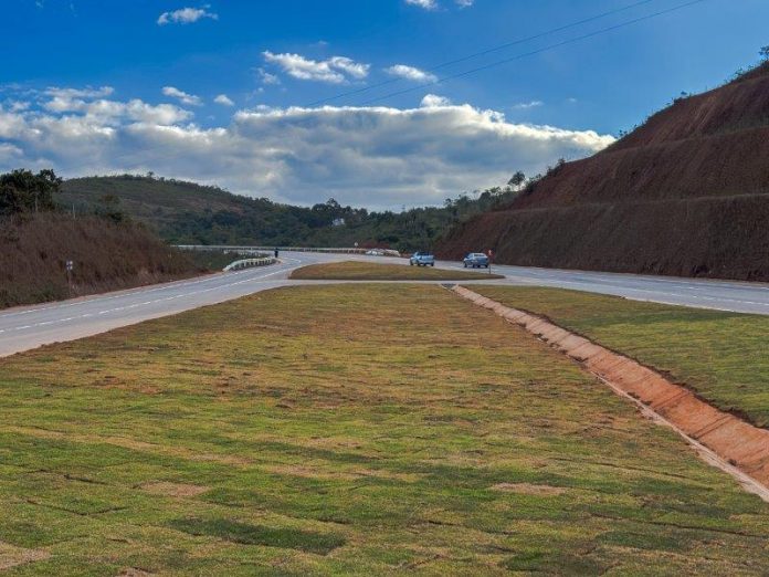 Liberado o tráfego em alça entre o Anel do Serro (MGC-259) e o entroncamento da MG-010 Liberado o tráfego em alça entre o Anel do Serro (MGC-259) e o entroncamento da MG-010