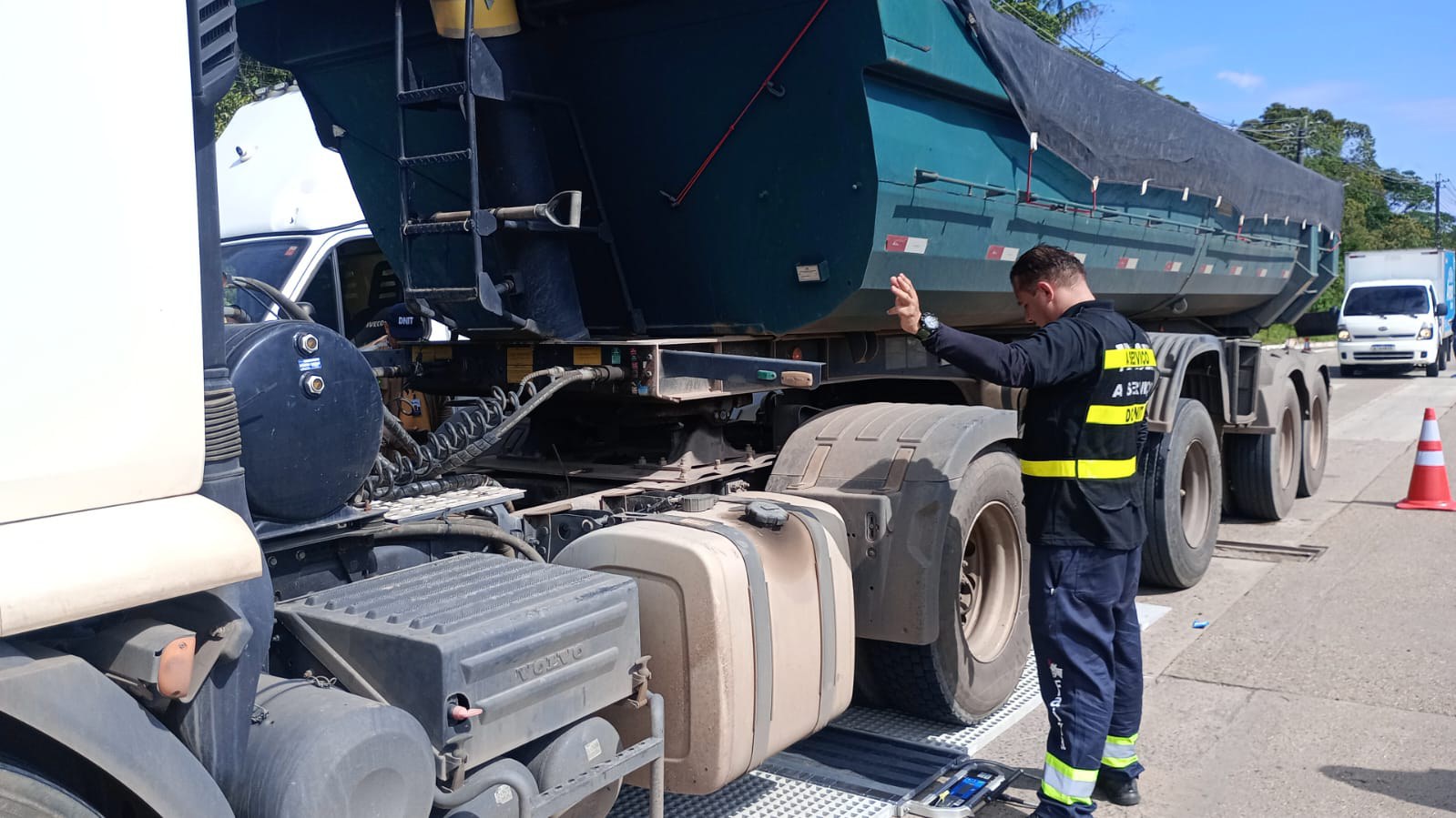 Fiscalização de caminhões em balança é retomada na BR-174/AM, nesta semana