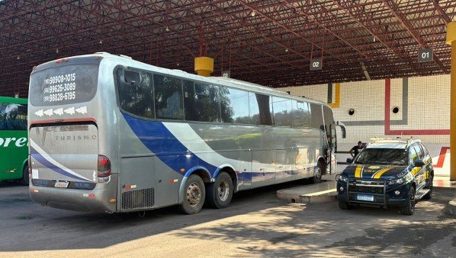 Três ônibus clandestinos são apreendidos na BR-070/MT, em Barra do Garças